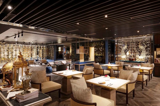 「輕奢、慵懶、南洋殖民風、旅行、Art_Deco」是設計師賦予PAVO的空間語彙，高雄全新絕美餐酒館。