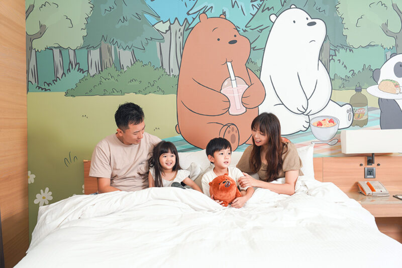 和逸飯店台南西門館以卡通主題親子旅宿聞名，預訂「攏來台南住一晚」住房專案。