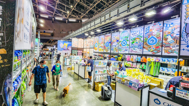 ▲全台最大的展昭寵物展今天起一連四天在高雄巨蛋登場。（圖/記者張忠義攝）