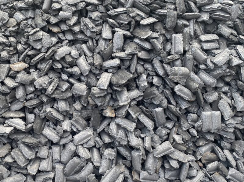 深化AI技術運用  中鋼低碳煉鐵製程研發  高爐添加低排碳原料