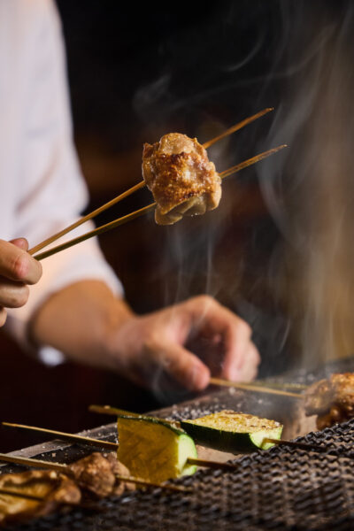 ▲中秋佳節Ukai-tei Kaohsiung應景推出限定燒烤料理，重現日本著名景點「UKAI鳥山」的經典名物。（圖/Ukai-tei Kaohsiung 提供）