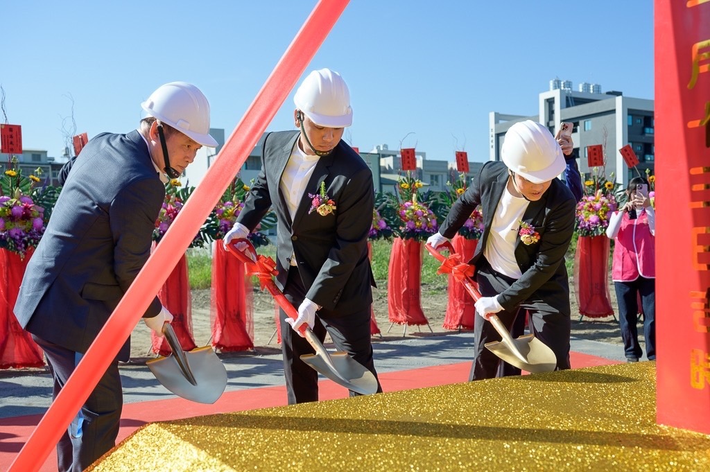 ▲微品建設攜手函宇建設及卓諭建設共同打造九如鄉優質住宅，基地面積近1500坪的聯合造鎮社區，昨天舉行動工典禮。（圖/微品建設提供）