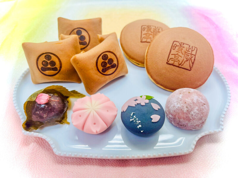 ▲職人以細膩的觀察力，將春夏秋冬、花鳥風月的感動藏入和菓子中。（圖/提平凡五金行供）