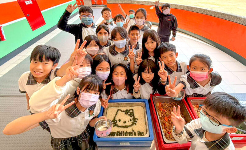 ▲「AI創意午餐」讓全班同學超級驚喜，AI課程學習也能在生活上讓大家如此驚喜。（圖/中華藝校提供）
