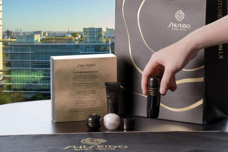 ▲高雄洲際酒店於母親節期間推出「極上寵愛時光」住房專案,入住可奢享SHISEIDO資生堂國際櫃精選入住禮及多重禮遇。(圖/高雄洲際酒店提供)