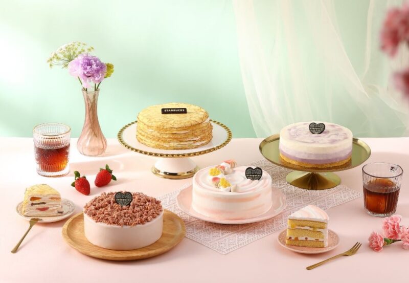 ▲STARBUCKS推出5月4日前購買母親節蛋糕與指定商品，享單件9折優惠。（圖/高雄夢時代提供）