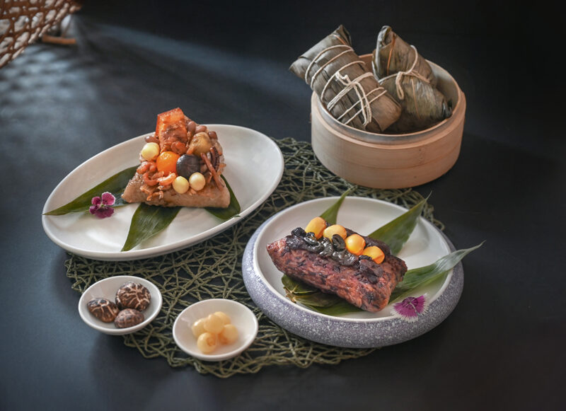 ▲高雄福華飯店江南春推出江浙招牌料理東坡肉概念的八寶蛋黃東坡粽,另有鳳眼桂圓豆沙粽。（圖/高雄福華飯店提供）