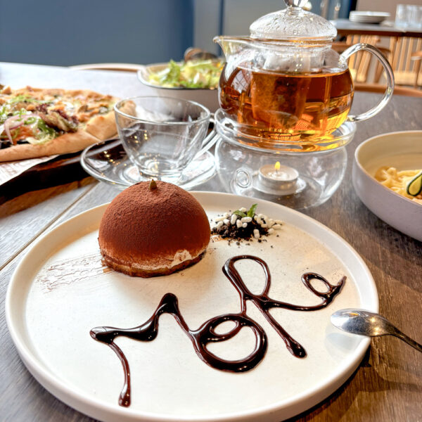 ▲SKM Park Outlets 高雄草衙 大道東二樓 默爾5.12(一)-6.30(一)推出畢業季優惠。（圖/SKM高雄草衙提供）