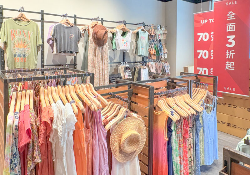 ▲SKM Park Outlets 高雄草衙 大道西二樓 Quiksilver _ Roxy，全面3折起。（圖/SKM高雄草衙提供）