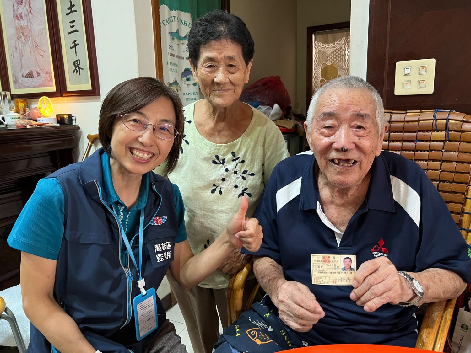 102歲人瑞退場典範　高雄監理所主動關懷高齡駕駛安全轉換用路方式