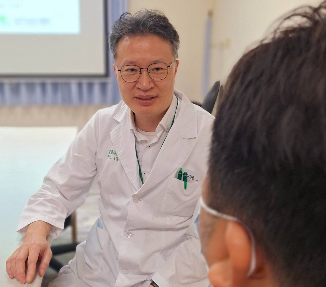 氣候炎熱 頭皮毛囊炎患者多2成  劉昭宏醫師提醒含類固醇藥膏別亂擦 以免皮膚抵抗力降低