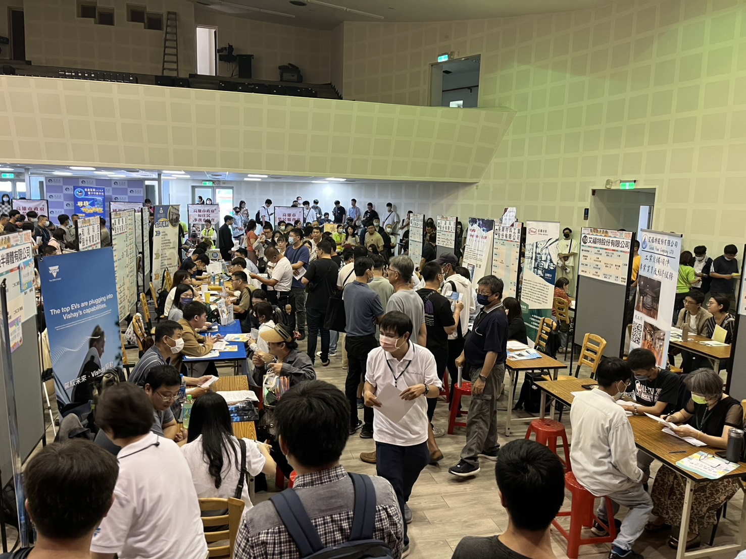 高市勞工局攜手產業園區管理局舉辦徵才活動 協助畢業青年尋職