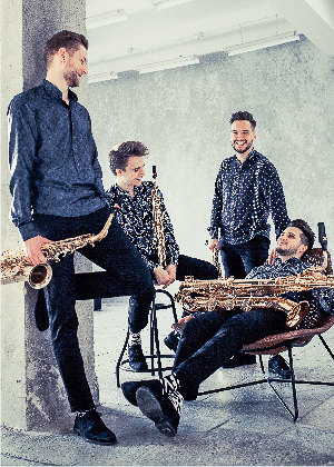 ▲「窩噗瘋」四位團員身懷絕技，將巴洛克旋律注入爵士即興與嘻哈節奏，高速吐音與滑音技巧，令全球樂迷震撼。（圖/新象文創提供）