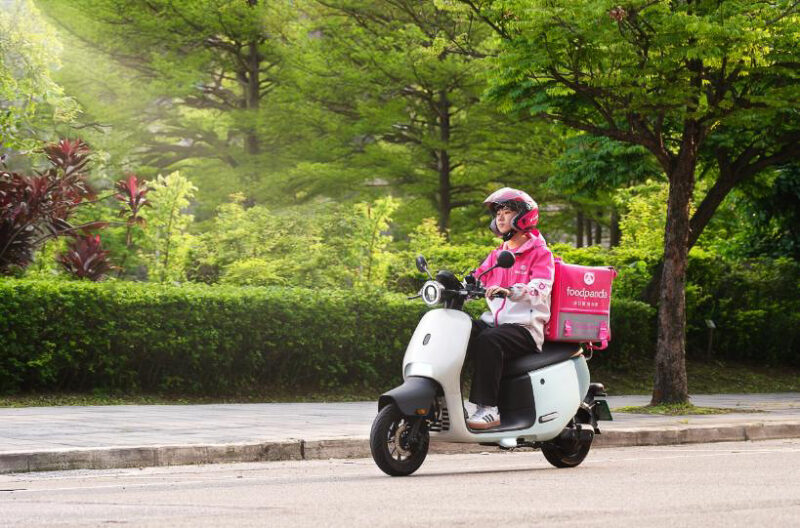 ▲根據foodpanda數據統計，高雄外送夥伴近9成以兼職為主。（圖/業者提供）