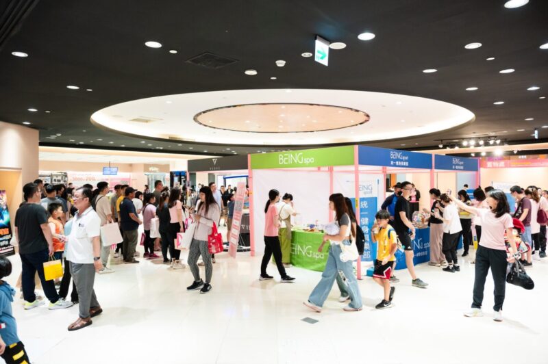 ▲活動當日穿著「粉紅色上衣」並準時報到完畢，還可參加抽獎、獲得精美好禮。（圖/高雄夢時代提供）