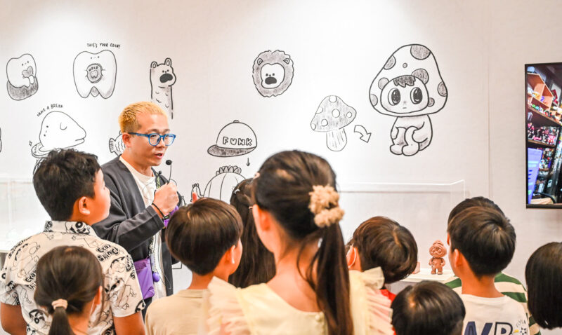 ▲2025新光三越夏日藝術季鼓勵孩子透過繪畫勇敢表達自我，用藝術連結世界。（圖/新光三越高雄左營店提供）