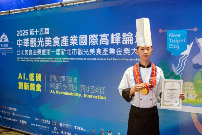 ▲Cozzi THE Roof餐廳張哲源副主廚憑藉扎實的廚藝功底，榮獲亞太十大青年菁英名廚。（圖/和逸飯店提供）