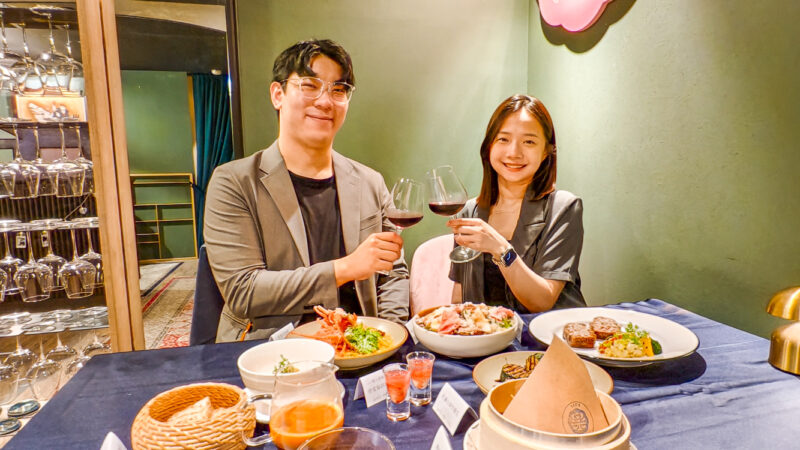 ▲「蘼樂餐酒」迎接七夕情人節，打造期間限定「名牌刈包雙人套餐」，為浪漫加上一抹潮味。（圖/記者張忠義攝）