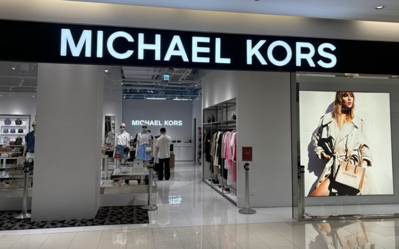 ▲SKM Park Outlets高雄草衙 大道西一樓MICHAEL KORS全面4折起。(圖/SKM高雄草衙提供)