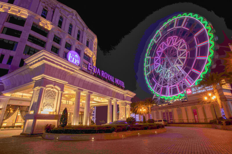 ▲全台唯一結合休閒度假飯店、大型購物商場、主題遊樂園。（圖/義大皇家酒店提供）