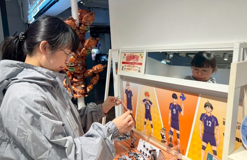 ▲Global Mall新左營車站推金石堂「RASTO液晶顯示32段筋膜槍」原價1,800元、優惠價1,680元。(圖/,Global Mall新左營車站提供)