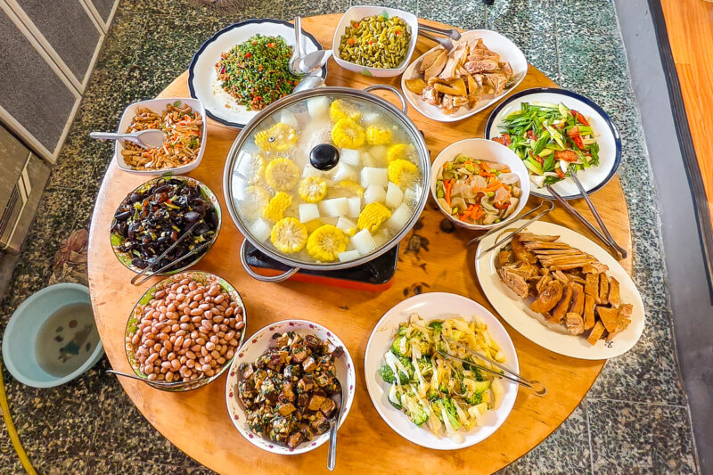 ▲「吳恩文的快樂廚房」，分享許多美食料理與小撇步。（圖/記者張忠義攝）