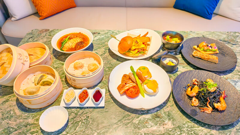 ▲然一酒店早午餐的六款主餐,消費者可任選其一,主餐中有與鼎泰豐聯盟,在然一酒店製作的鼎泰豐小籠包和鼎泰豐牛肉麵。(圖/記者張忠義攝)