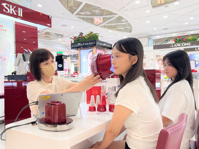 ▲物價上漲全民有感,高雄大遠百祭出優惠方案,讓民眾血拼撿便宜。(圖/高雄大遠百提供)