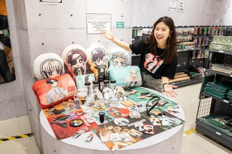 ▲快閃店現場推出超過六十款全新商品周邊，千萬別錯過。（圖/高雄夢時代提供）