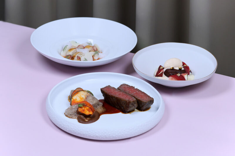 ▲美享地餐廳推出七夕限定套餐，每套3,780元起，在浪漫氛圍中享受精緻法餐饗宴。（圖/高雄萬豪酒店提供）