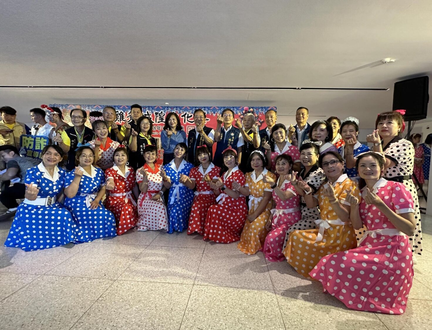 2025雞籠城隍文化祭暨護國城隍208年安座大典接續登場！基隆護國城隍廟夜巡、日巡，城隍廟傳承三代家將們將發出6000鹹光餅給市民朋友壓驚保平安，今年也邀請松山霞海城隍廟、台北府城隍廟、豐原城隍爺廟、台南正統鹿耳門聖母廟蒞臨基隆遶境祈福，媽祖會城隍，守護台灣國門，保護北台灣！