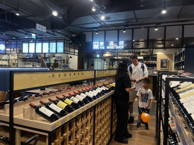 ▲樂酒坊新開幕。（圖/高雄大立百貨提供）