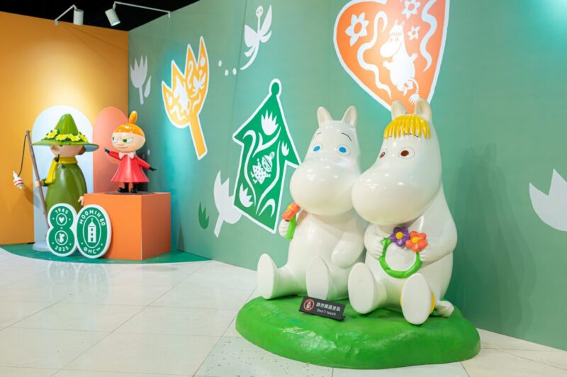 ▲高雄夢時代同步推出「姆明_80週年紀念快閃店」，帶來自芬蘭的國寶角色_Moomin_奇幻世界。（圖/高雄夢時代提供）