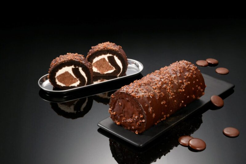 ▲每日僅200條！亞尼克「厄瓜多爾脆皮黑巧克力生乳捲」金奢開賣。（圖/亞尼克提供）