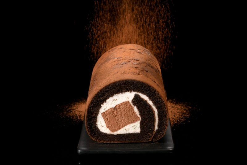 ▲亞尼克攜手正宗比利時巧克力-貝可拉，嚴選產品精選 71%厄瓜多爾黑巧克力，承襲比利時百年極致工藝，打造出「厄瓜多爾黑巧克力」系列甜點。（圖/亞尼克提供）