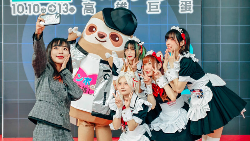 ▲立委黃捷也親自到場開箱並喊話:「今年人潮又更多!超好買、超好逛,快把錢錢變成喜歡的東西吧!」(圖/記者張忠義攝)