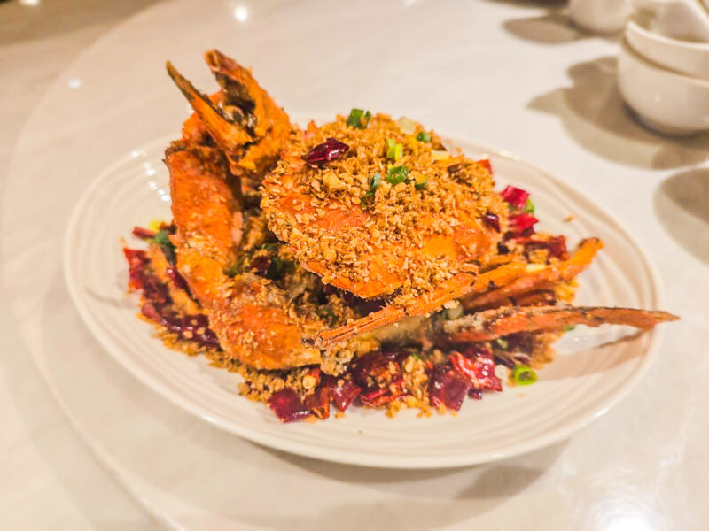 ▲「麟粥宮」憑藉現點現煮、每日直送的活體海鮮與獨家金湯底，迅速累積好口碑，成為高雄人餐敘、宵夜的新選擇。（圖/麟粥宮提供）