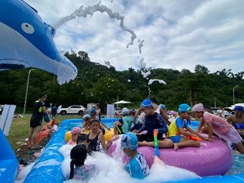 嗨翻山谷水樂園！原民會辦中秋烤肉趴剝柚子拚獎金 免費泡湯玩水接駁遊部落