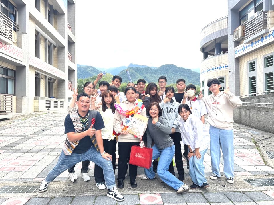 全國高中家事類技藝競賽　羅浮高中范窈瑄奪中餐烹飪組金手獎冠軍