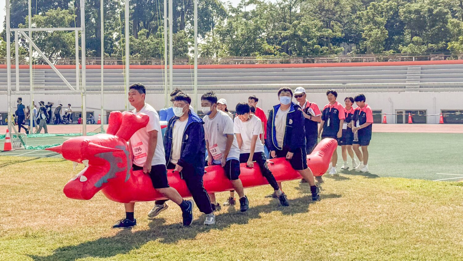 開幕千人展開巨型布幕  高市身障運盛大登場