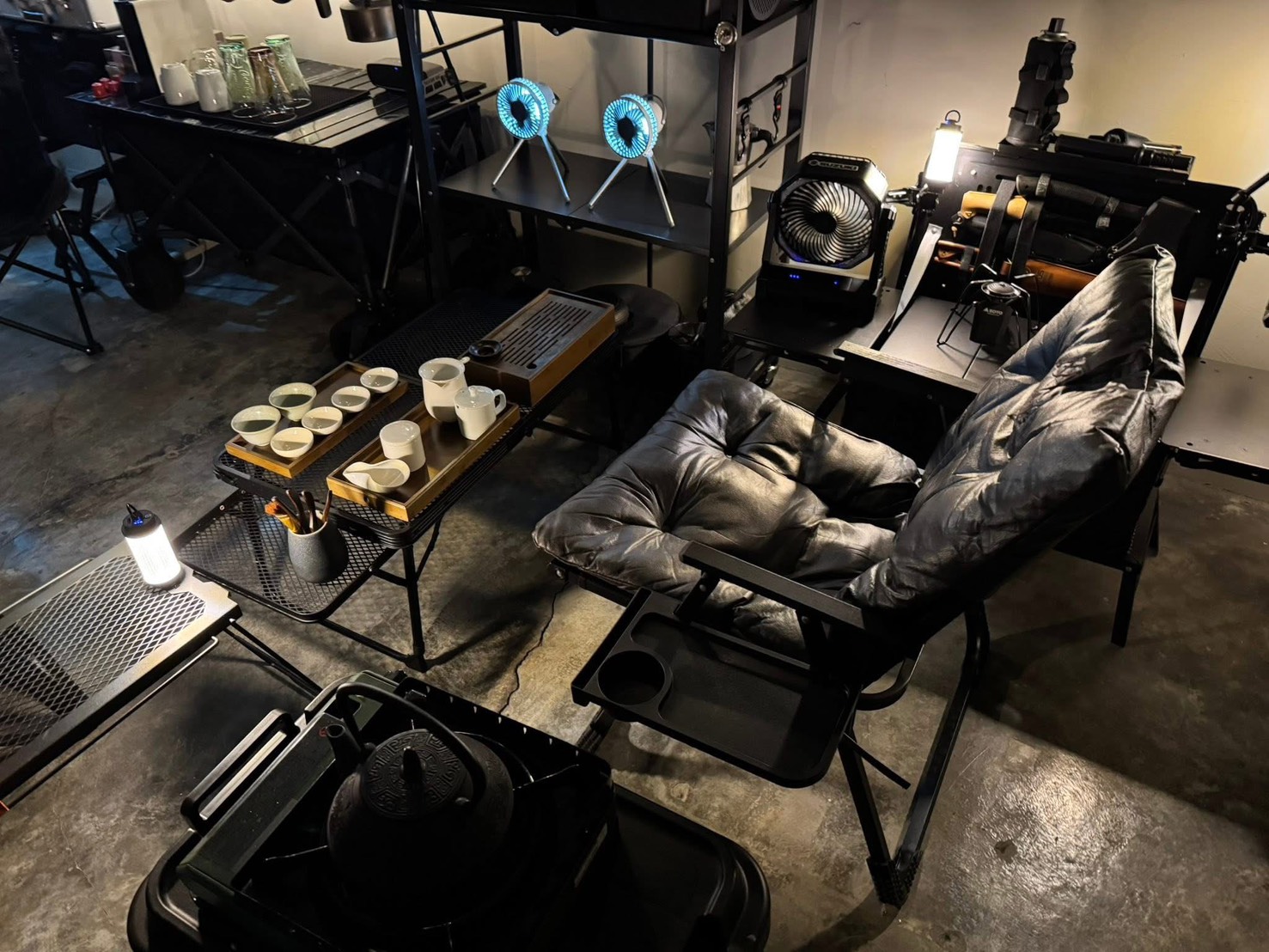 打造不一樣的選戰風景 尹立辦公室變「露營基地」