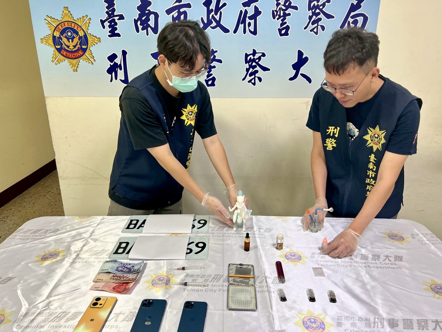 懸掛假車牌販毒 南市刑大迅速逮毒鴛鴦