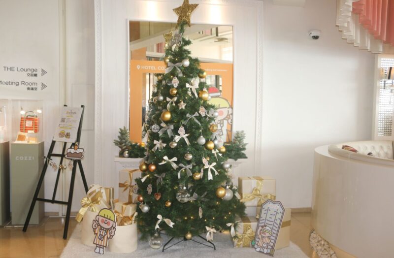 ▲Cozzi THE Roof餐廳12月19日至12月25日推出「歡樂聖誕‧饗樂時光」餐飲活動。（圖/和逸飯店提供）