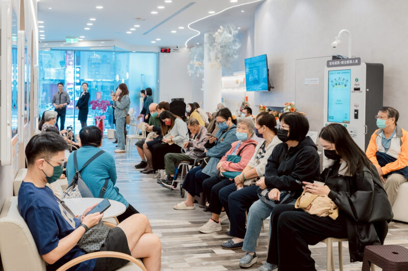 ▲馬光首創全預約制模式，患者只需於預約前10分鐘報到，即可省去冗長的候診時間。（圖/馬光中醫提供）