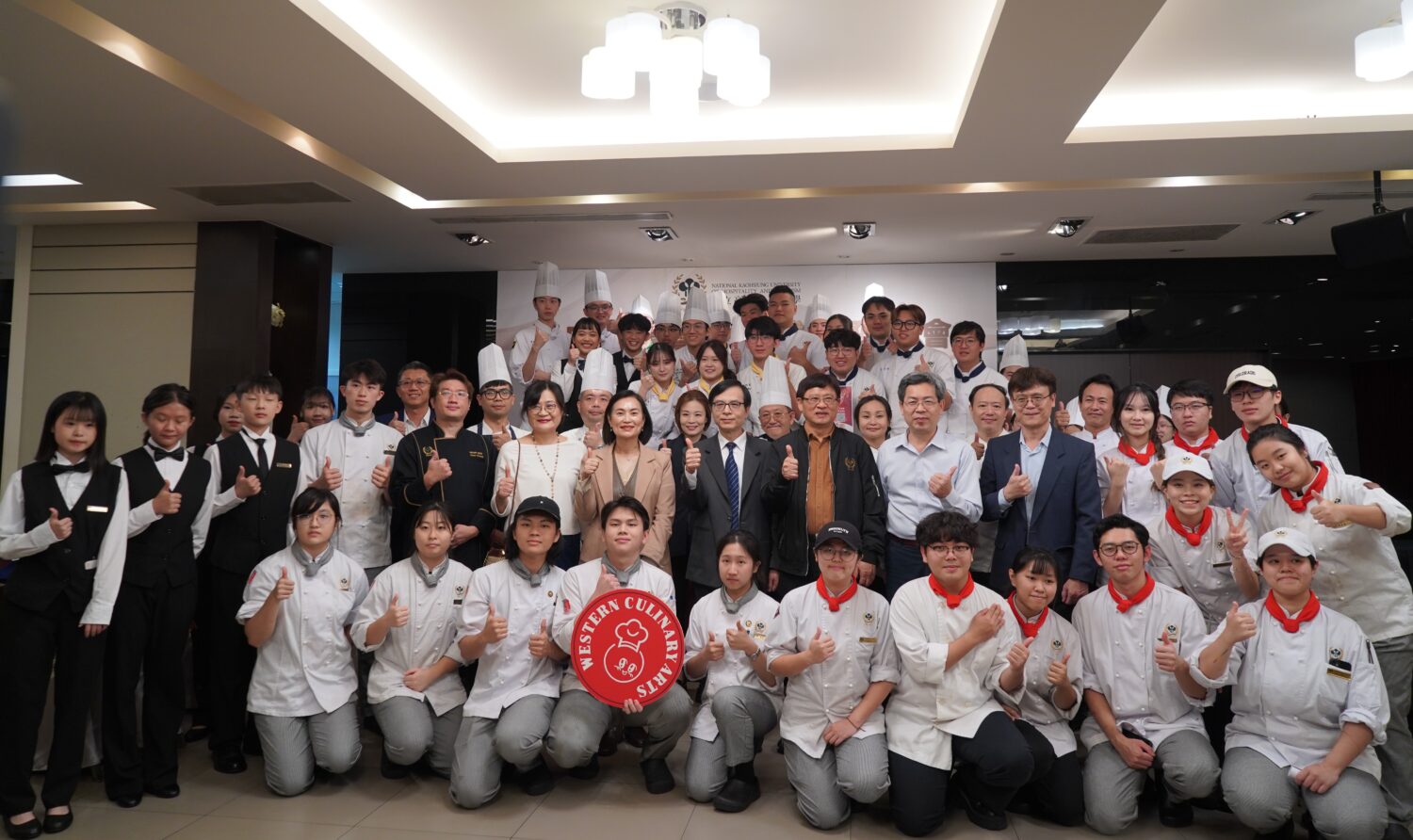 高餐大震撼國際美食界勇奪81面獎牌 馬來西亞FHM團體賽首度摘金牌