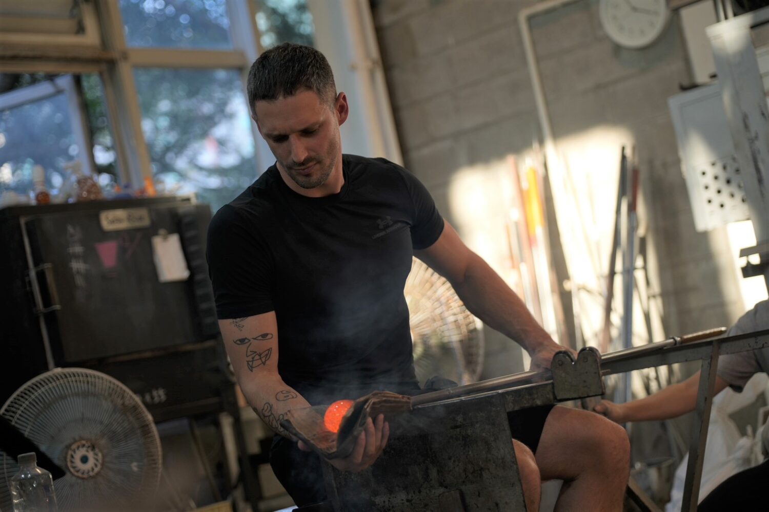 推動國際藝術外交!竹市邀捷克玻藝家Lukas Novak打造在地公共藝術