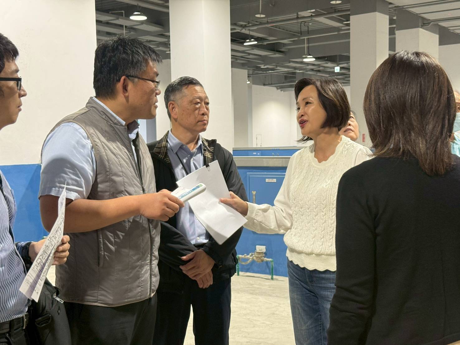 攤商不願進駐前鎮漁港多功能運銷中心 柯志恩會勘協調改善