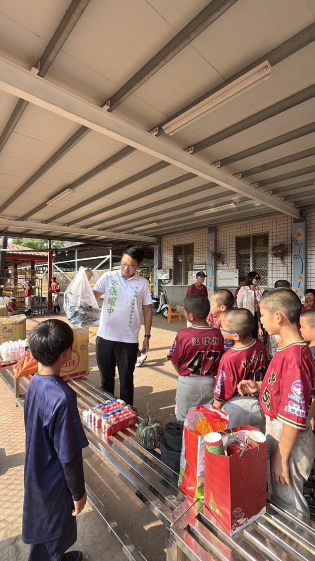 厝邊阿中暖心捐助金潭國小少棒隊16.5萬元與聖誕小點心　陪孩子把夢想一路打出去