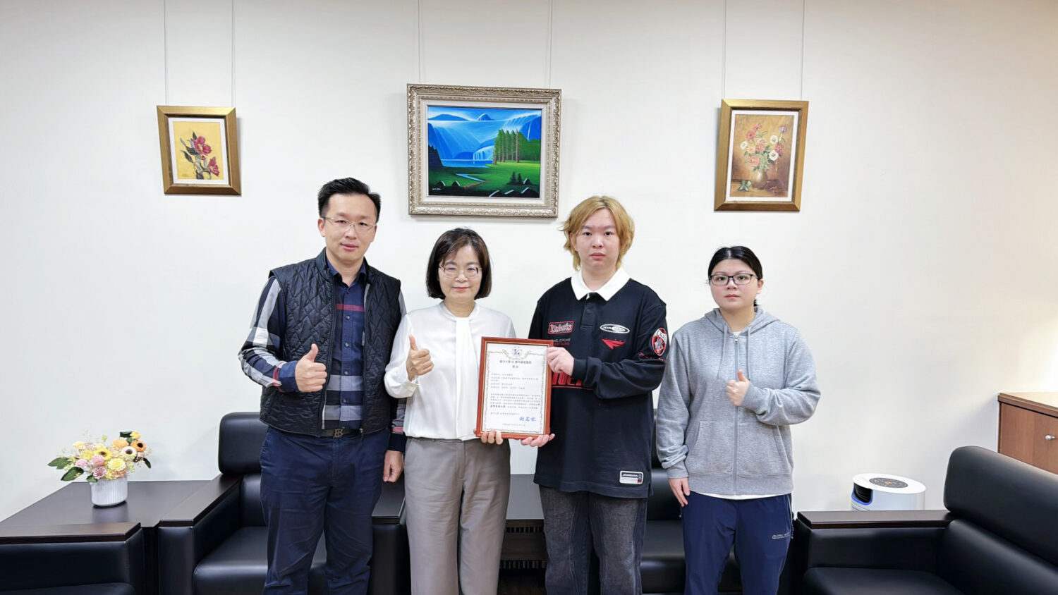 義守大學「哈夫克」團隊AI 教育培育未來新人才 勇奪數發部全國 AI 解題競賽獎