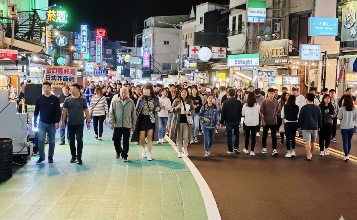 「讓國際旅客看得懂台灣味」屏東縣政府推動墾丁商圈多語友善措施